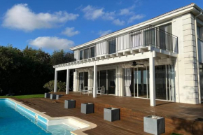 Gorgeous Mansion by Caesarea's Greatest Beach-hosted by Sweetstay